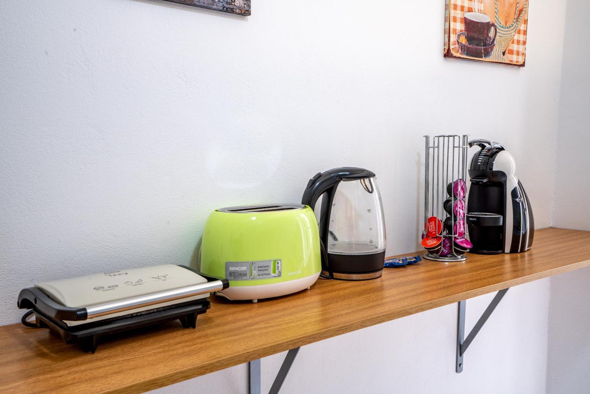 Psiri Gem From In Vivo Apartments- Spacious 1St Floor Apartment With Balcony In Athens' Historic Center Ngoại thất bức ảnh