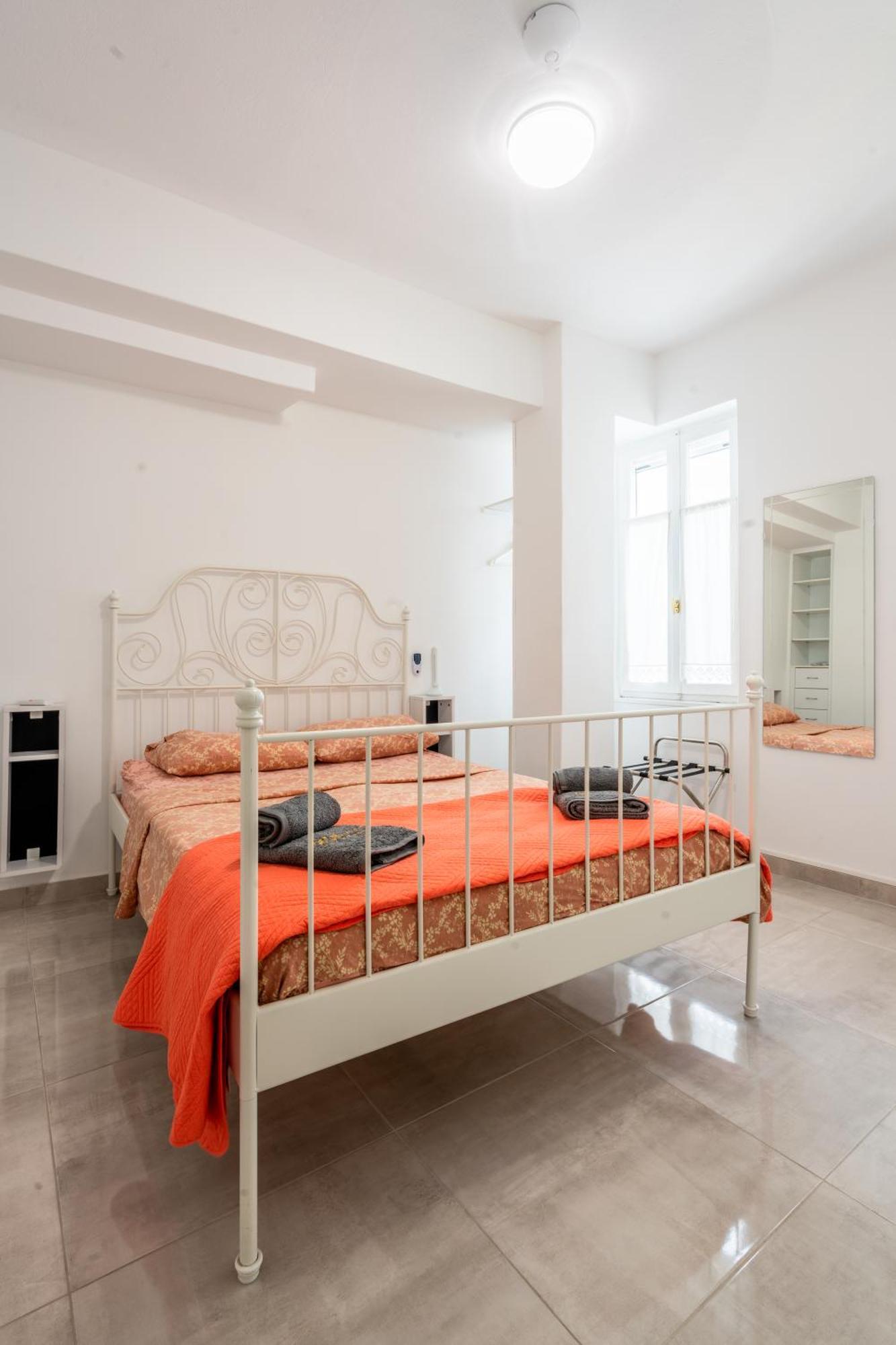 Psiri Gem From In Vivo Apartments- Spacious 1St Floor Apartment With Balcony In Athens' Historic Center Ngoại thất bức ảnh