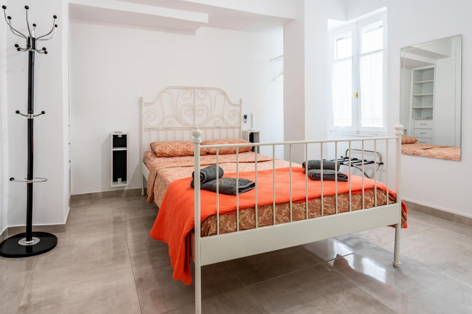 Psiri Gem From In Vivo Apartments- Spacious 1St Floor Apartment With Balcony In Athens' Historic Center Ngoại thất bức ảnh